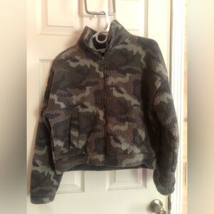 American Eagle Camo Sherpa
